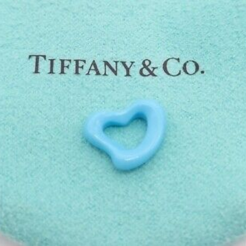 Tiffany & Co. Peretti Turquoise Hand Carved Small Open Heart Pendant Pouch